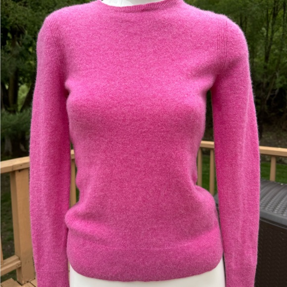 Saks Fifth Avenue Women's Cashmere Pink Sweater Crew Neck Size Small - Picture 2 of 6